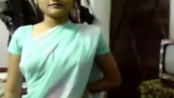Sensual Tale Of An Indian Girl In A Saree (New)