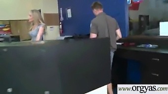 Amateur Girl Takes It Hard For Cash And Public Fuck In Hd Video