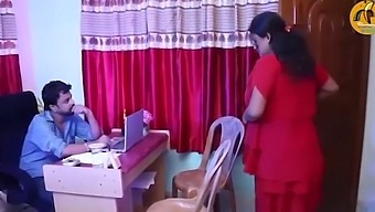 Wanita Matang Dengan Tetek Besar Semulajadi Dientot Di Klinik