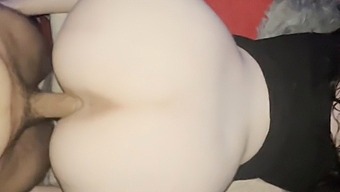 Amateur Girl With A Big Ass Gets Down And Dirty