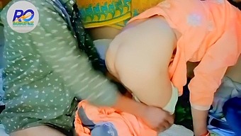 Gadis Desa Mertua Menjadi Nakal.