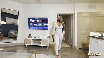 My Roommate Craved Sex And Made Me Climax - Ggwiththewap